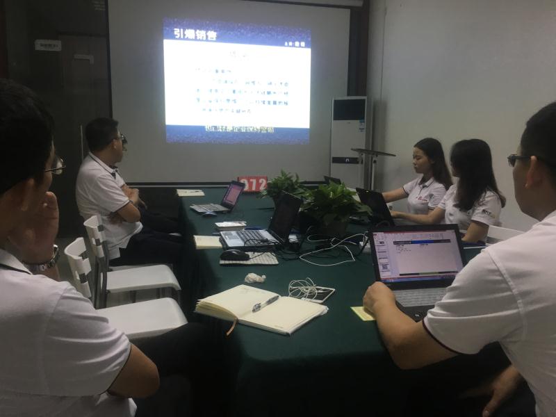  72期瓜瓜早課堂-你以為在火車上賣盒飯很簡單？