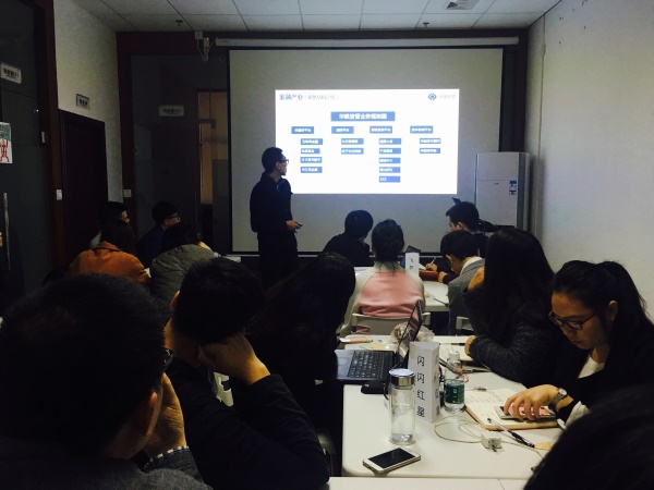 特朗普宣誓就任美國總統(tǒng)，工作已經(jīng)開始，你做企業(yè)宣傳片了嗎？
