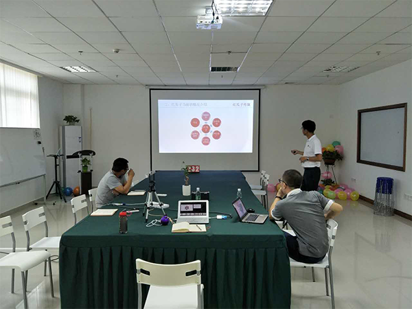 紅瓜子傳媒_企業(yè)宣傳片視頻制作_來到紅瓜子，仿佛回到了熱情奔放的青春